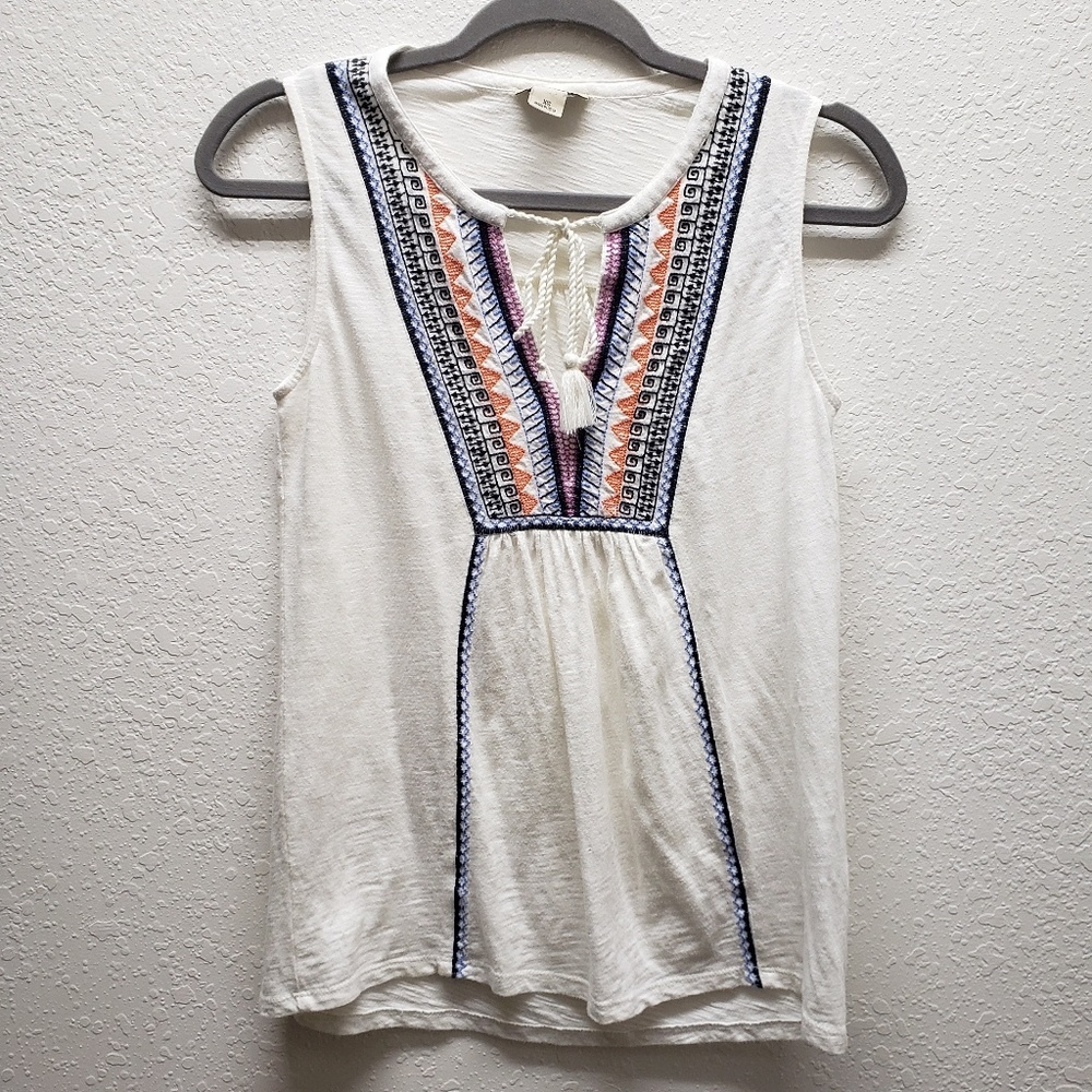 Lucky Embroidered Sleeveless Top K31